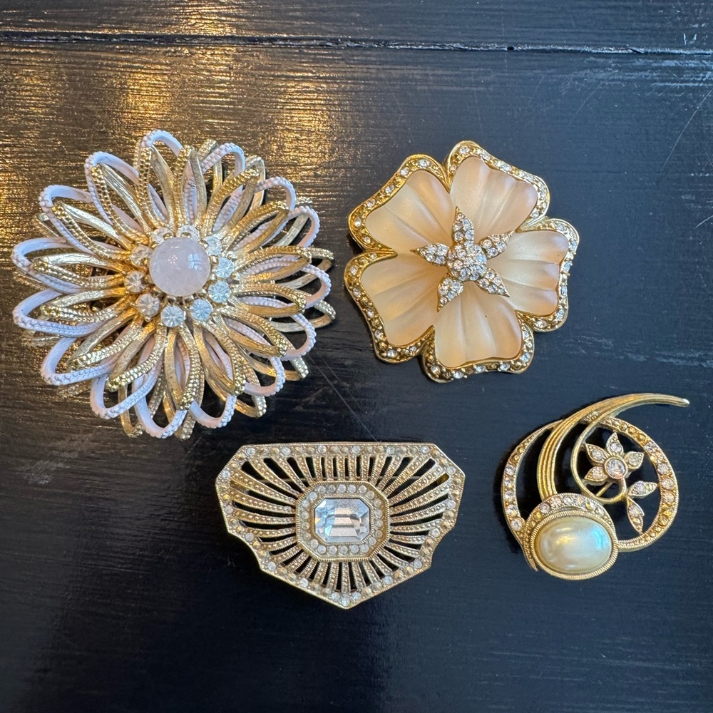 Set of 4 Vintage-Inspired Gold Tone Rhinestone Brooches